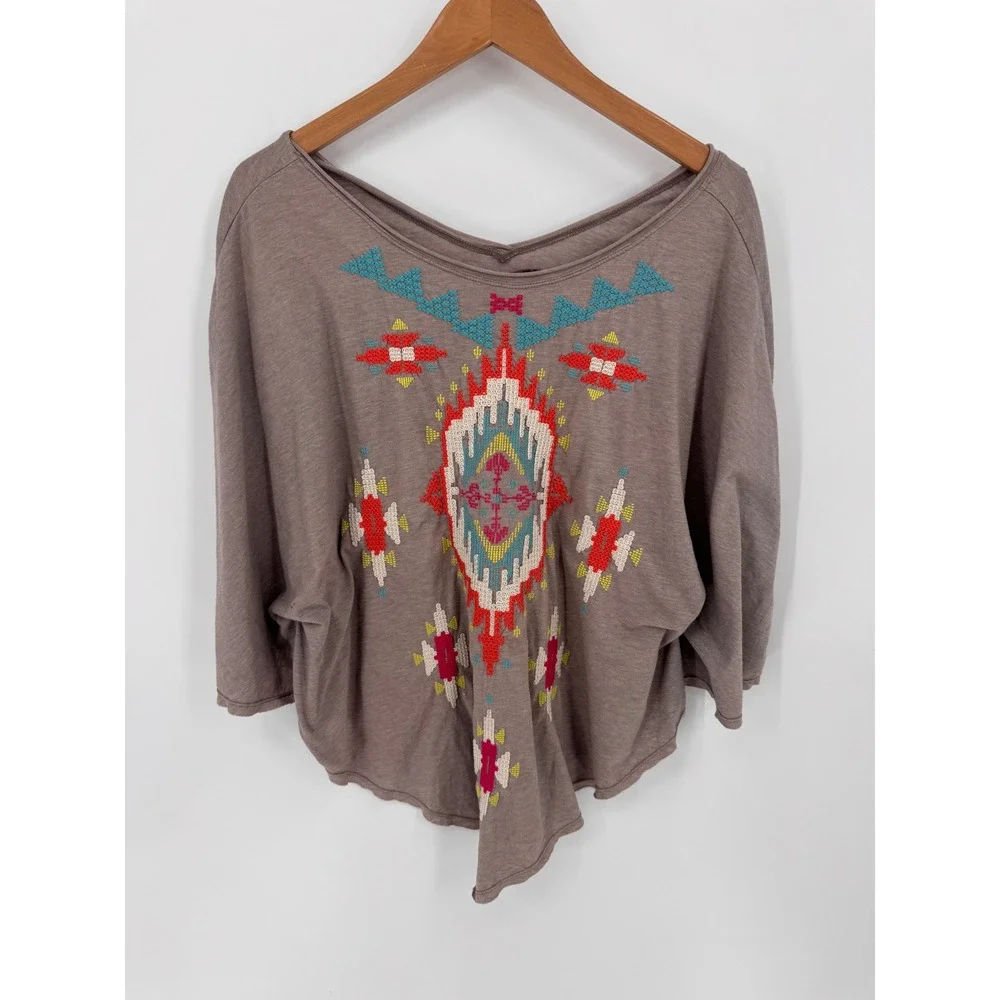 JW‎ Los Angeles Poncho Style T Shirt Women XS Taupe Embroidered Oversized
